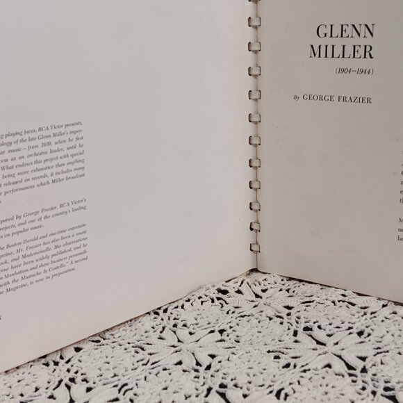 Glenn Miller And His Orchestra - Numbered Limited Edition 5 Record Binder Set - Picture 2 of 9